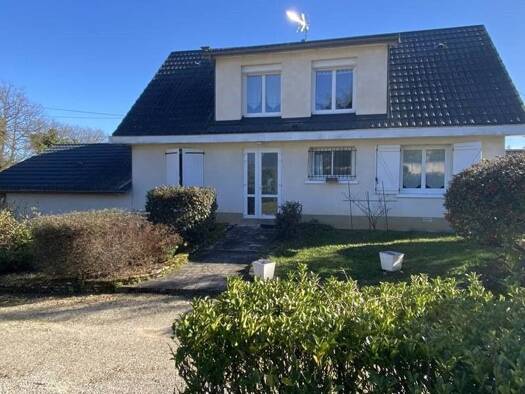 Maison à vendre 286 200 € 6 pièces 4 chambres 135 m² 3 466 m² de terrain Ouest Villefranche de Rouergue 12200