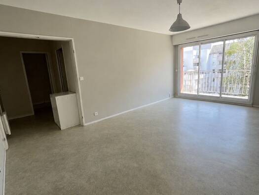 Appartement à vendre 121 500 € 3 pièces 2 chambres 65,6 m² 3ème étage Pau 64000