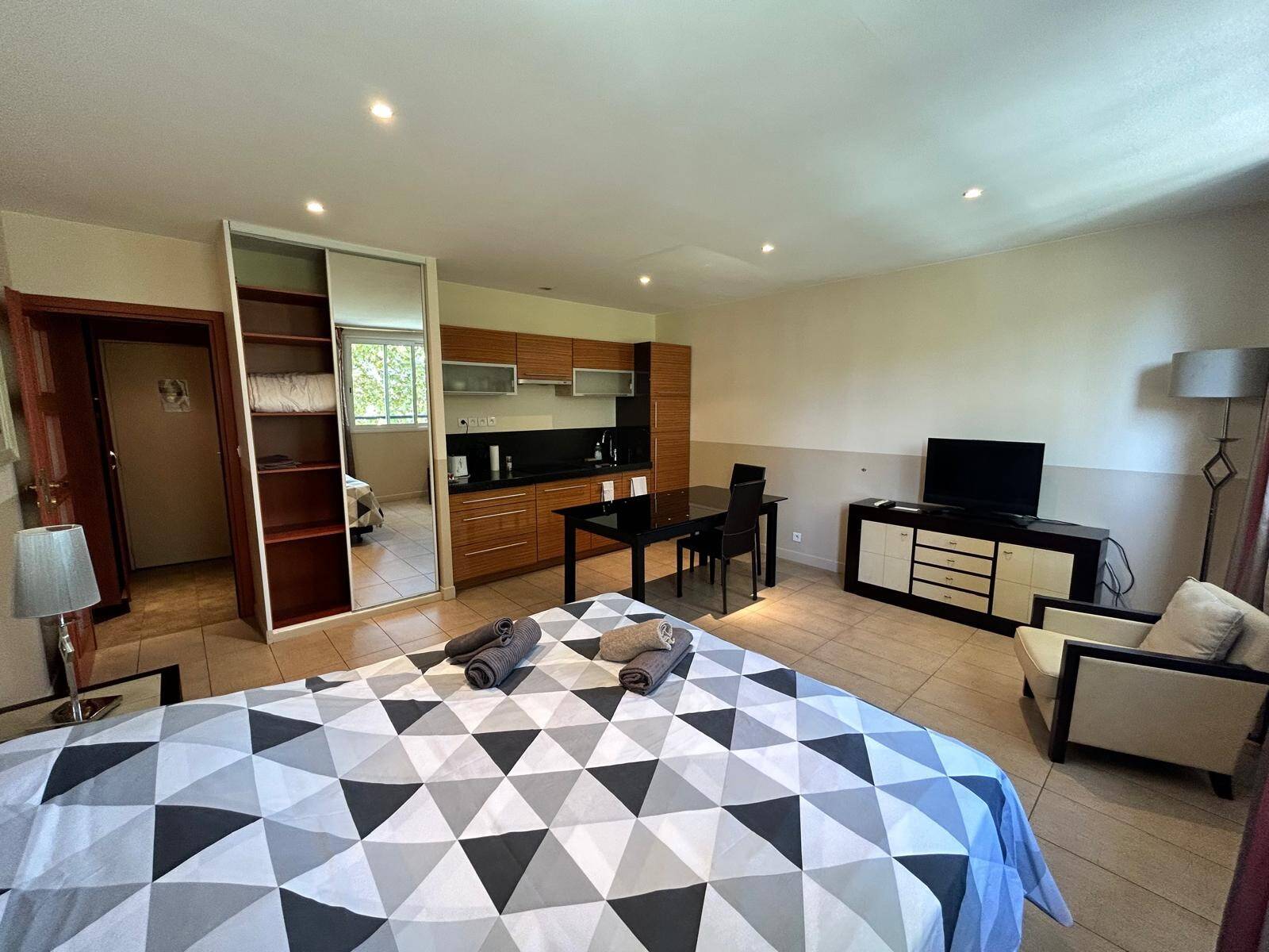 Maison à louer, 33m², CANNES