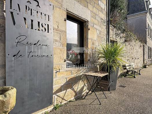 Hôtel particulier à vendre 670 800 € 9 pièces 5 chambres 182 m² Ploudalmézeau 29830