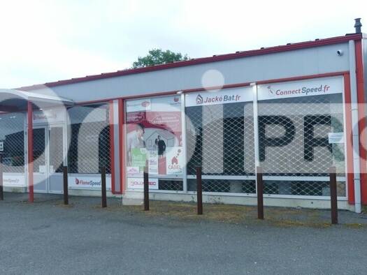 Local d'activités à louer 1 100 € 408 m² d'espace de stockage divisible Argent-sur-Sauldre 18410