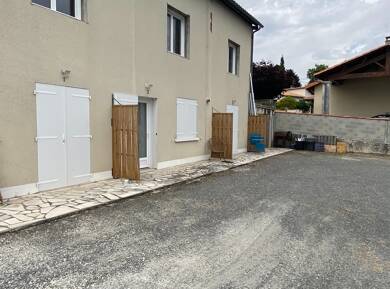 Appartement à louer 490 € 1 pièce 25 m² Zone Rurale La Couronne 16400