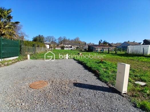 Terrain constructible viabilisé à vendre 47 000 € 232 m² de terrain Le Val-Saint-Père 50300