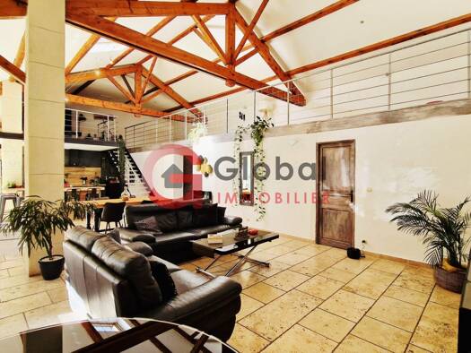 Maison de plain-pied à vendre 349 800 € 5 pièces 3 chambres 191 m² 415 m² de terrain Cabannes 13440