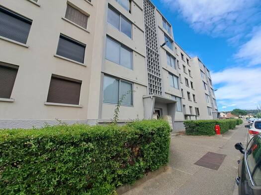 Triplex à vendre 99 000 € 4 pièces 3 chambres 71 m² Étage 1/4 Ouest Roussillon 38150