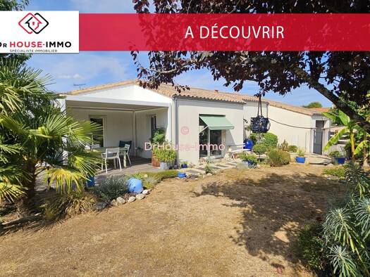 Maison de plain-pied à vendre 291 200 € 6 pièces 4 chambres 118,63 m² 781 m² de terrain La Crèche 79260