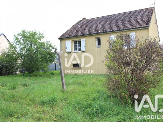 Maison à vendre 110 000 € 4 pièces 2 chambres 82 m² 600 m² de terrain Sainte-Suzanne-et-Chammes 53270