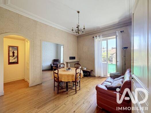 Appartement à vendre 198 000 € 4 pièces 2 chambres 84 m² Étage 1/2 Centre Ville Pau 64000