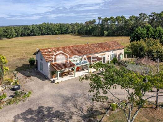 Villa à vendre 368 000 € 8 pièces 4 chambres 190 m² 45 000 m² de terrain Neuvic 24190