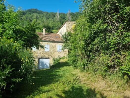 Maison à vendre 380 000 € 6 pièces 3 chambres 200 m² 2 500 m² de terrain Saou 26400