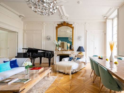 Appartement à vendre 780 000 € 5 pièces 3 chambres 135 m² Étage 1/2 Cordeliers Dijon 21000