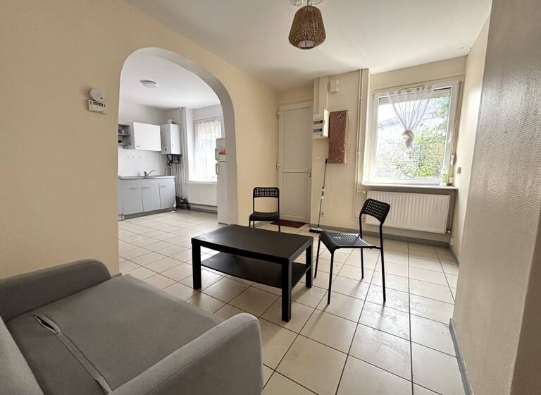 Maison à louer 740 € 3 pièces 2<br/>chambres 50 m²<br/>superficie 32 m²<br/>terrain Roubaix 59100