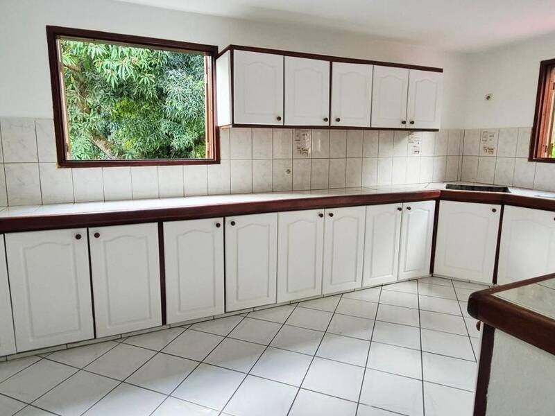 Maison à louer, 95m², LES ABYMES