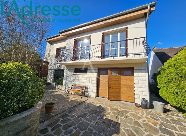 Maison à vendre 439 000 € 4 pièces 3<br/>chambres 85 m²<br/>superficie 325 m²<br/>terrain Noisy le Grand 93160