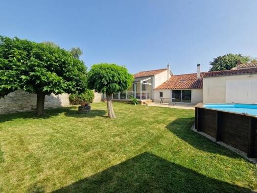 Maison à vendre 305 950 € 5 pièces 3 chambres 150 m² 610 m² de terrain Marans 17230