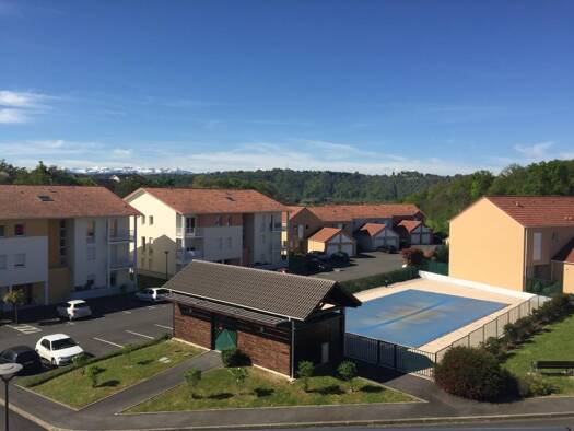 Appartement à louer 493 € 3 pièces 1 chambre 34 m² Étage 1/2 La Plaine Billère 64140