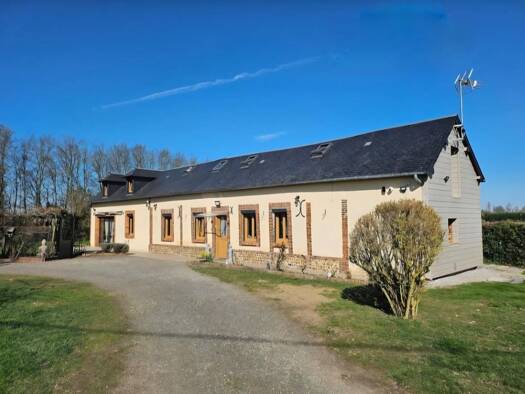 Maison de plain-pied à vendre 199 900 € 8 pièces 6 chambres 132 m² 2 017 m² de terrain Mesnil-en-Ouche 27330