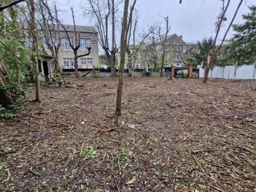 Terrain constructible viabilisé à vendre 1 100 000 € 710 m² de terrain Percy Schneider Clamart 92140