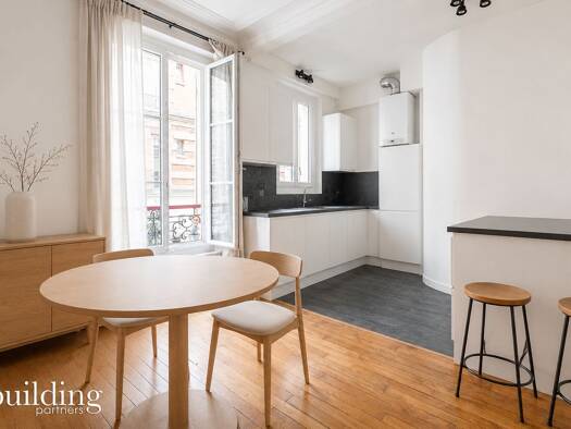 Appartement à vendre 450 000 € 3 pièces 2 chambres 51 m² Étage 1/5 Trezel Levallois-Perret 92300