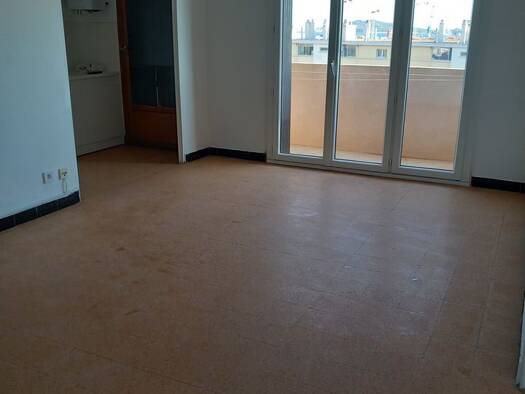 Appartement à louer 600 € 2 pièces 1 chambre 43 m² 8ème étage Toulon 83200