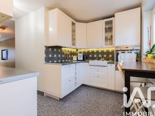 Appartement à vendre 188 000 € 4 pièces 2 chambres 73 m² Étage 2/4 Rue de Gravigny Chilly-Mazarin 91380