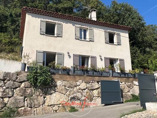 Villa à vendre 599 000 € 4 pièces 3 chambres 122 m² 750 m² de terrain Les Ecarts-Village-Plans de Carros Carros 06510