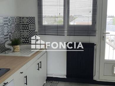 Appartement à louer 530 € 2 pièces 1 chambre 49,2 m² 4ème étage Centre Ancien Lucé 28110