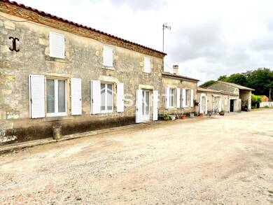 Maison de plain-pied à vendre 180 000 € 3 pièces 2 chambres 106 m² 981 m² de terrain Saint-Germain-d'Esteuil 33340