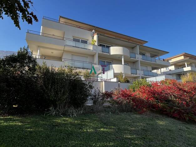 Appartement à vendre 300 000 € 3 pièces 2 chambres 67,6 m² Étage 1/3 Saint-Ismier 38330