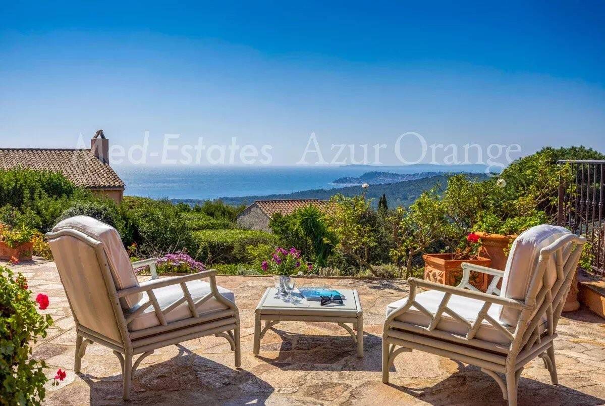 Maison à vendre, 157m², LA CROIX VALMER