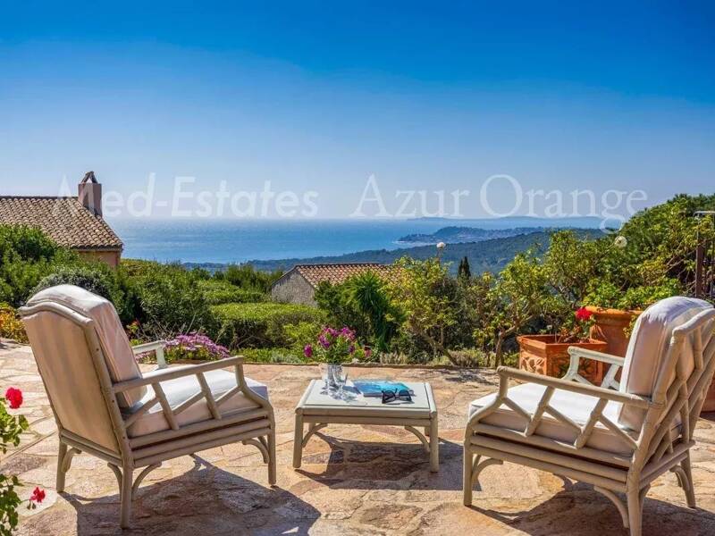 Maison à vendre, 157m², LA CROIX VALMER