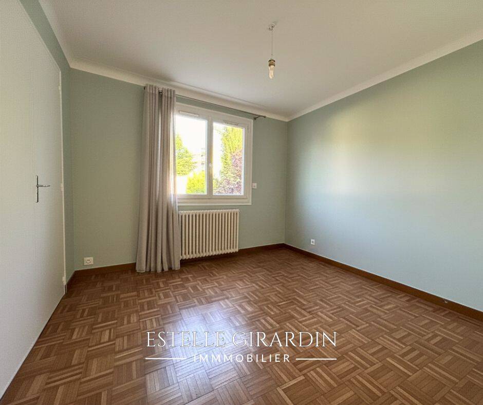 Maison 7 pièces — 8
