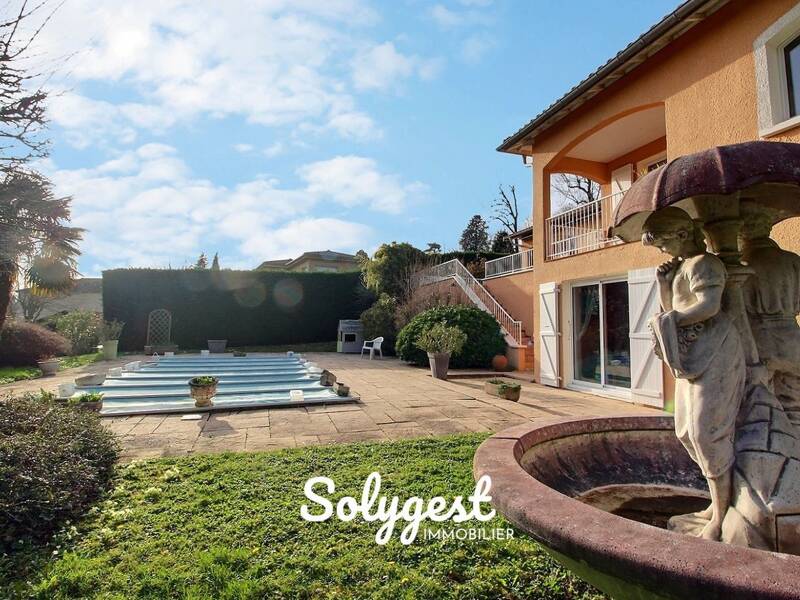 Maison à vendre, 305m², CHARBONNIERES LES BAINS