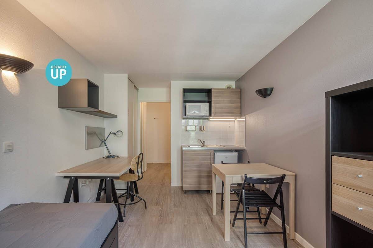 Maison à louer, 17m², COURBEVOIE