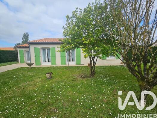 Maison de plain-pied à vendre 283 000 € 5 pièces 3 chambres 116 m² 1 161 m² de terrain Nieulle-sur-Seudre 17600