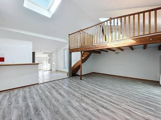 Duplex à vendre 119 000 € 2 pièces 1 chambre 51 m² Étage 2/2 Loire-sur-Rhône 69700