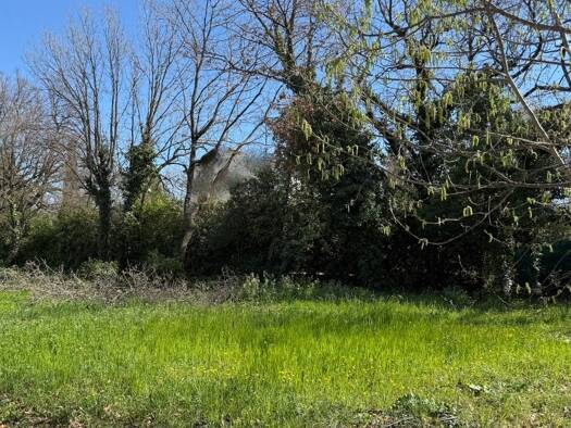 Terrain constructible à vendre 378 000 € 654 m² de terrain Centre Ancien-Cros-Lotins Éguilles 13510