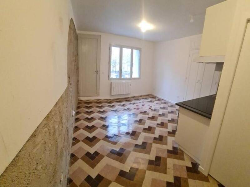 Maison à louer, 38m², VOLONNE