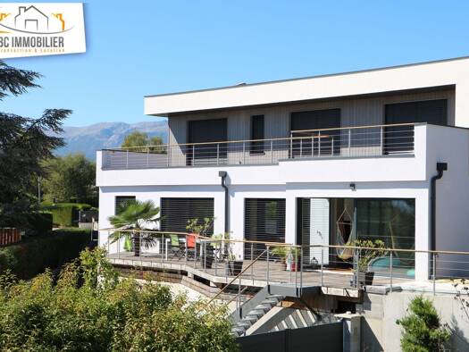 Maison à vendre - Première occupation 1 298 000 € 6 pièces 4 chambres 174,29 m² 708 m² de terrain Moëns Prévessin-Moëns 01280