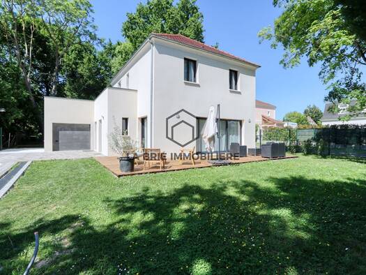 Maison à vendre - Première occupation 569 000 € 7 pièces 5 chambres 139 m² 480 m² de terrain Vieux Village-Murs du Parc Marolles-en-Brie 94440