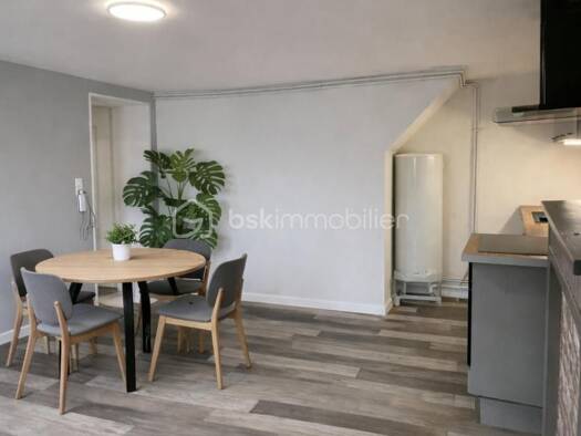 Immeuble à vendre 154 000 € 155 m² Est Mirecourt 88500