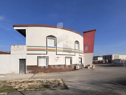 Local d'activités à vendre 749 000 € 730 m² d'espace de stockage Mours-Saint-Eusèbe 26540