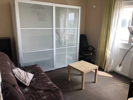 Appartement à louer 355 € 1 pièce 25 m² Étage 4/4 Maison Blanche-Wilson Reims 51100