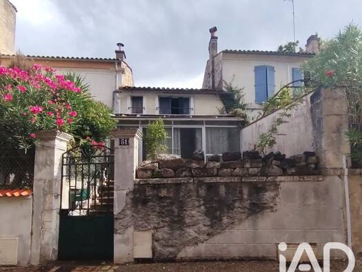 Maison de ville à vendre 89 500 € 3 pièces 1 chambre 84,99 m² 347 m² de terrain Jarnac 16200