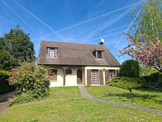 Maison à vendre 447 200 € 6 pièces 4 chambres 135 m² 957 m² de terrain Viarmes 95270