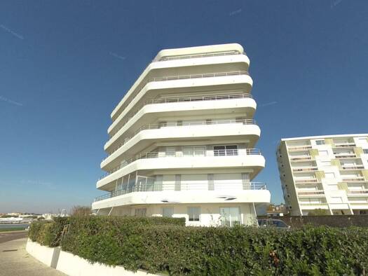 Appartement à vendre 1 039 500 € 3 pièces 2 chambres 86 m² Étage 4/7 Royan 17200