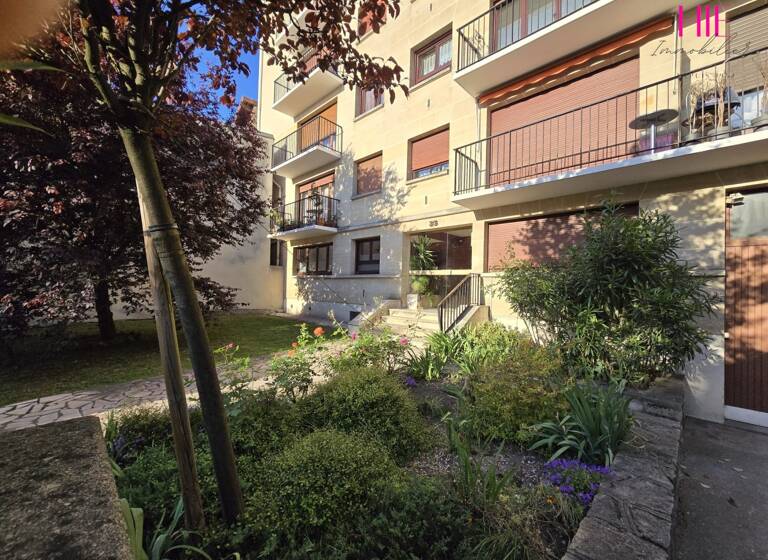 Appartement à vendre 155 000 € 2 pièces 1<br/>chambre 47 m²<br/>superficie RDC/6<br/>étage Bondy 93140