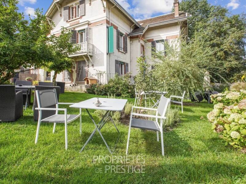 Maison à vendre, 576m², VOISINS LE BRETONNEUX