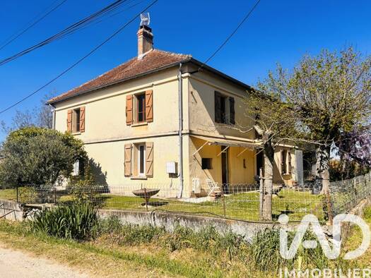 Maison à vendre 190 000 € 8 pièces 6 chambres 260 m² 2 000 m² de terrain Est Moissac 82200