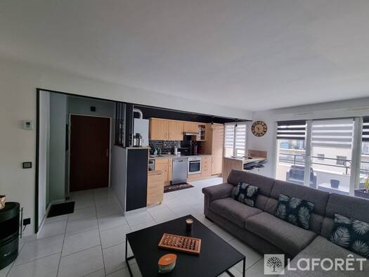 Appartement à vendre 205 000 € 3 pièces 2 chambres 57,81 m² Étage 3/4 Ferrer-Émile Zola Livry-Gargan 93190